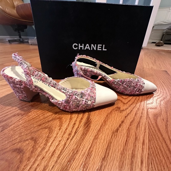 Chanel Tweed Slingback - Picture 2 of 5